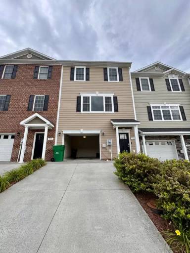 Main picture of 573 Spring Oaks Dr