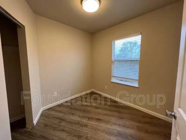 Main picture of 842 Davis Pl S