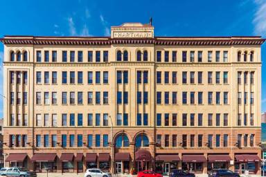 Main picture of 150 E Main St