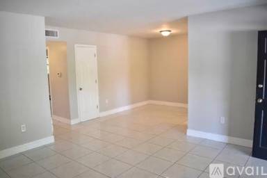 Main picture of 2 N Fernwood Ave