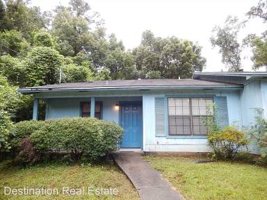 Main picture of 700 Pointe Ct