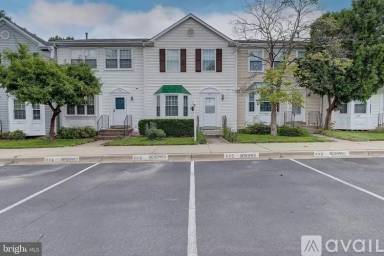 Main picture of 894 Bayridge Dr