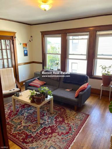 Main picture of 65 Pinckney St