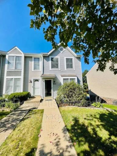 Main picture of 925 Elm Ct