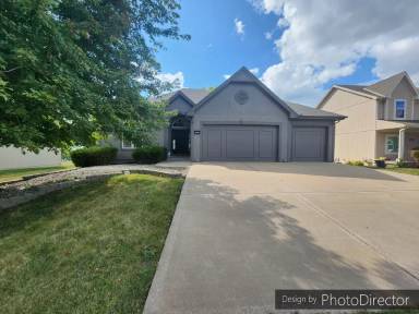Main picture of 10424 N Cypress Ave