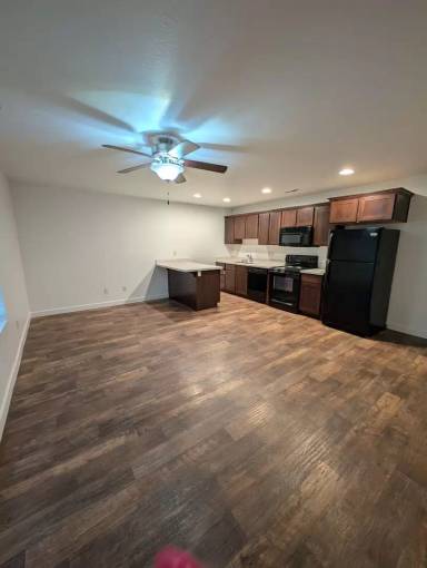Main picture of 729 E 125 N