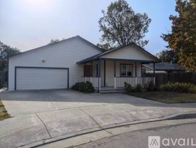 Main picture of 915 Starr Creek Ct