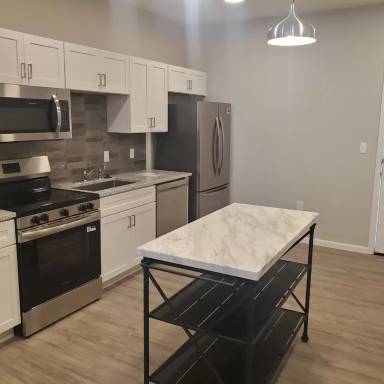 Main picture of 2025 W Grand St