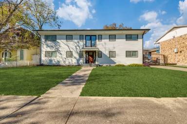 Main picture of 4915 Reiger Ave