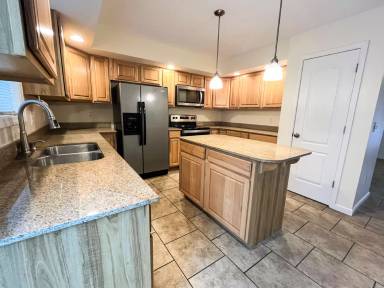 Main picture of 392 Troy Rd