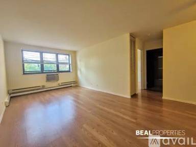 Main picture of 660 W Wrightwood Ave