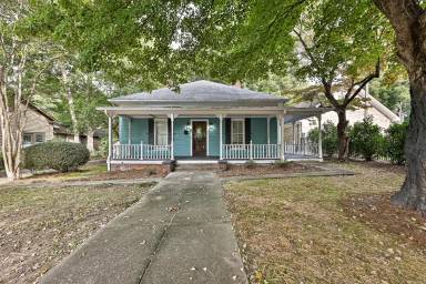 Main picture of 20 Academy Ave NW