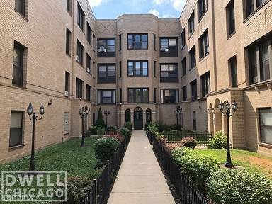 Main picture of 7100 N Sheridan Rd