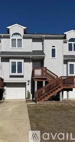 Main picture of 35 Oakland Bay Ct