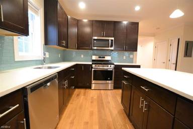 Main picture of 31 Fulton St