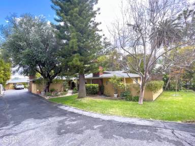 Main picture of 2440 El Molino Ave