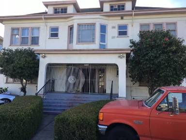 Main picture of 747 54th St