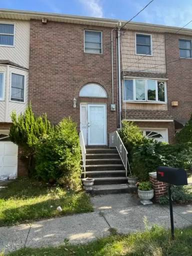 Main picture of 100 Saint Johns Ave