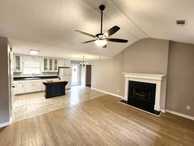 Main picture of 380 Willow Shoals Dr