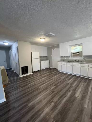 Main picture of 453 Fleming Dr