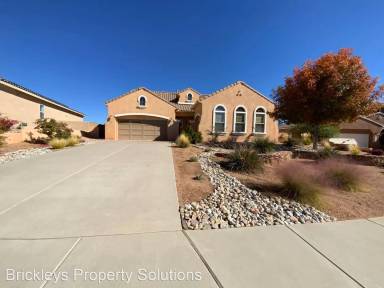 Main picture of 2401 Desert View Rd NE
