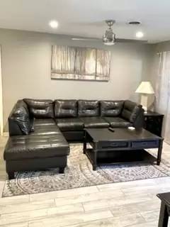 Main picture of 30 Foxcroft Ln