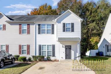 Main picture of 8311 Tierra del Sol Way