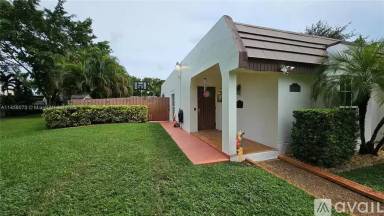 Main picture of 7413 Twin Sabal Dr