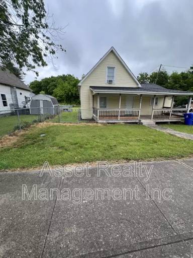 Main picture of 500 W Strang St
