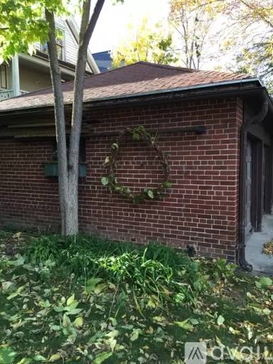 Main picture of 908 E Dayton St