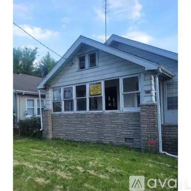 Main picture of 804 E Virginia Ave