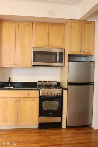 Main picture of 117 W 13th St