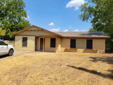 Main picture of 8211 S Red Oak Cir
