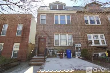 Main picture of 3936 Skillman Ave