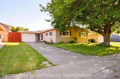 Main picture of 3656 Plymouth Dr