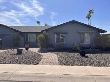 Main picture of 2701 W Summit Pl