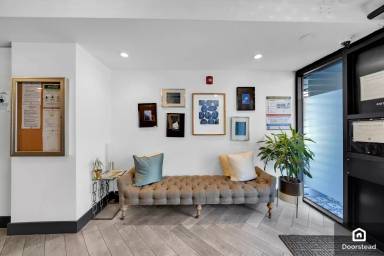 Main picture of 1875 Mission St