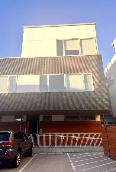 Main picture of 2640 Central Ct