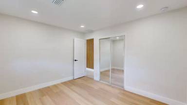 Main picture of 4696 SW 33rd Ave