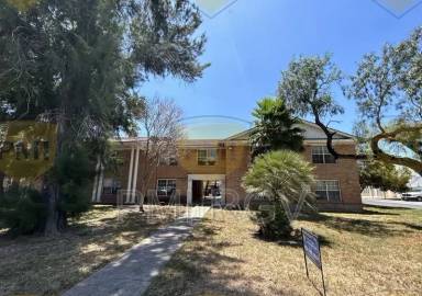 Main picture of 815 Walnut Ave