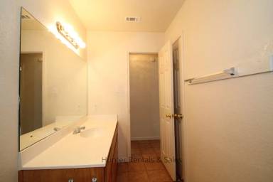 Main picture of 3802 Hitchrock Dr