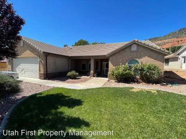 Main picture of 240 S Donlee Dr