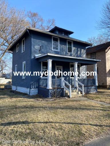 Main picture of 830 Poplar St