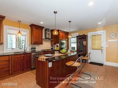 Main picture of 177-181 Robbins St