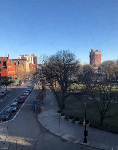Main picture of 30 W 120th St