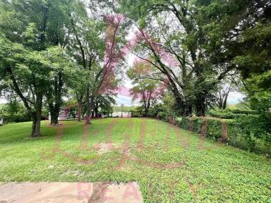 Main picture of 7505 Rowles Ave