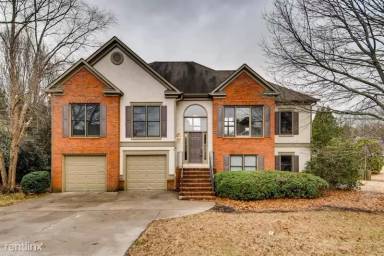 Main picture of 4 Stonehenge Ct