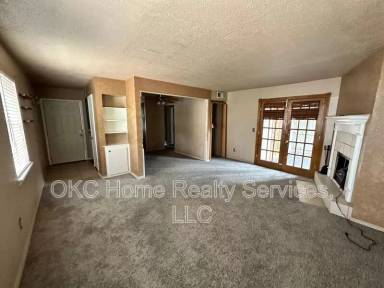 Main picture of 6704 N Meridian Ave