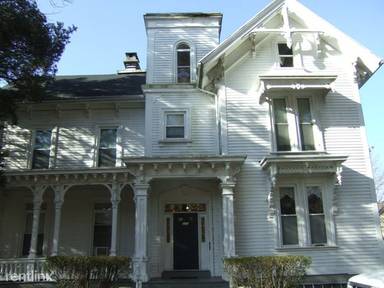 Main picture of 231 N Main St