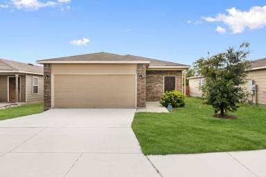 Main picture of 10715 Noble Cyn